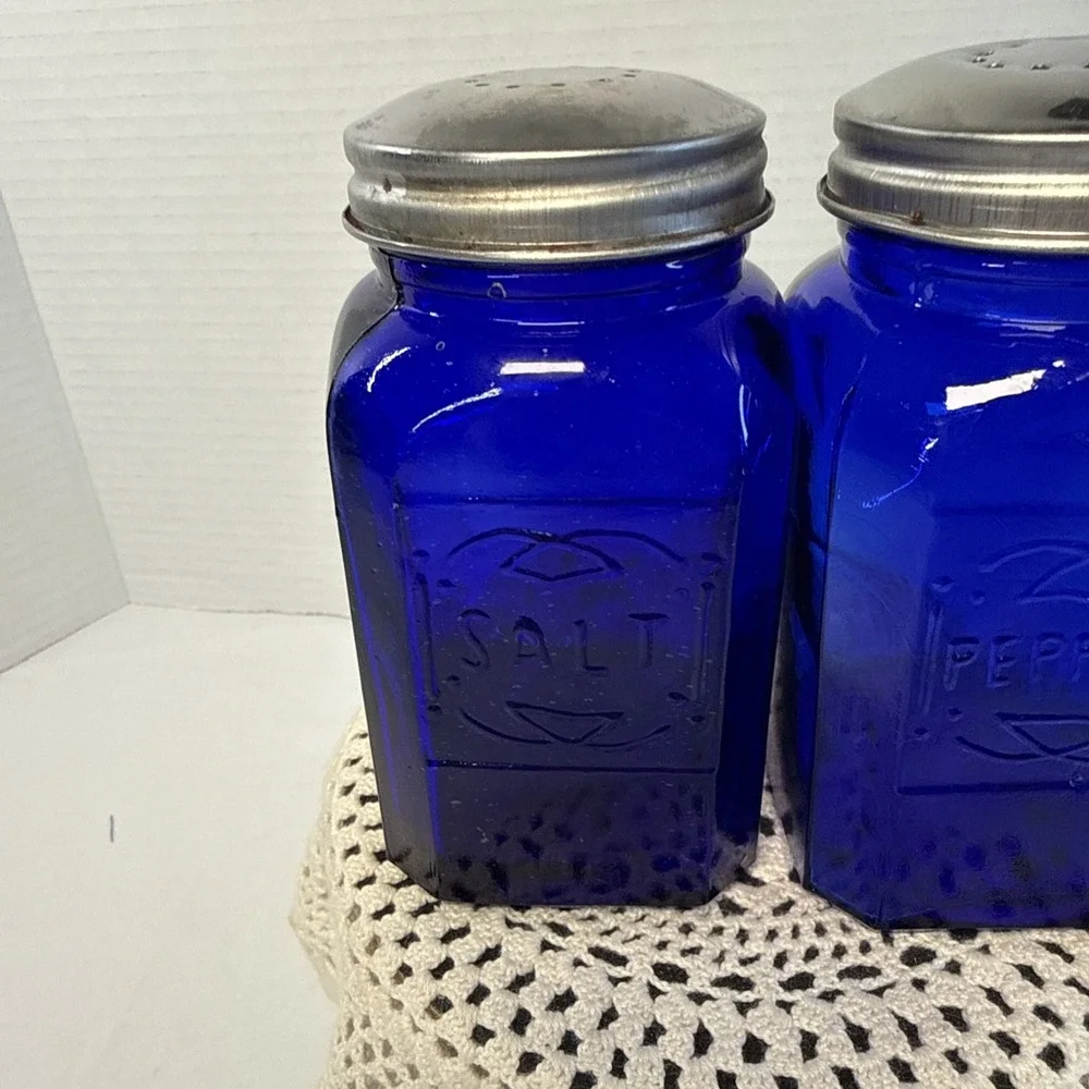 Vtg COBALT BLUE Glass Range SALT & PEPPER Square Shaker Set Art Deco w Holder
